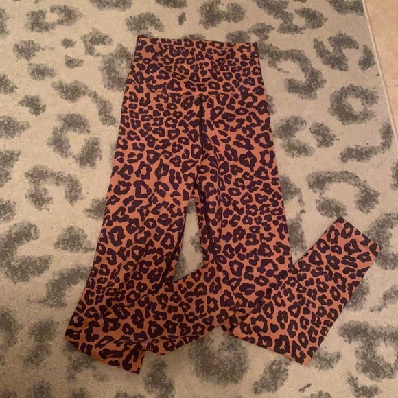 Beach Riot leopard Piper Legging Small - Picture 9 of 9